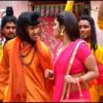 Nirahua - Subhi Sharma Bhojpuri Viral Video: सुभी शर्मा को खुश करने के लिए बने साधु निरहुआ पर चढ़ा प्यार का खुमार, वीडियो देख मची सनसनी